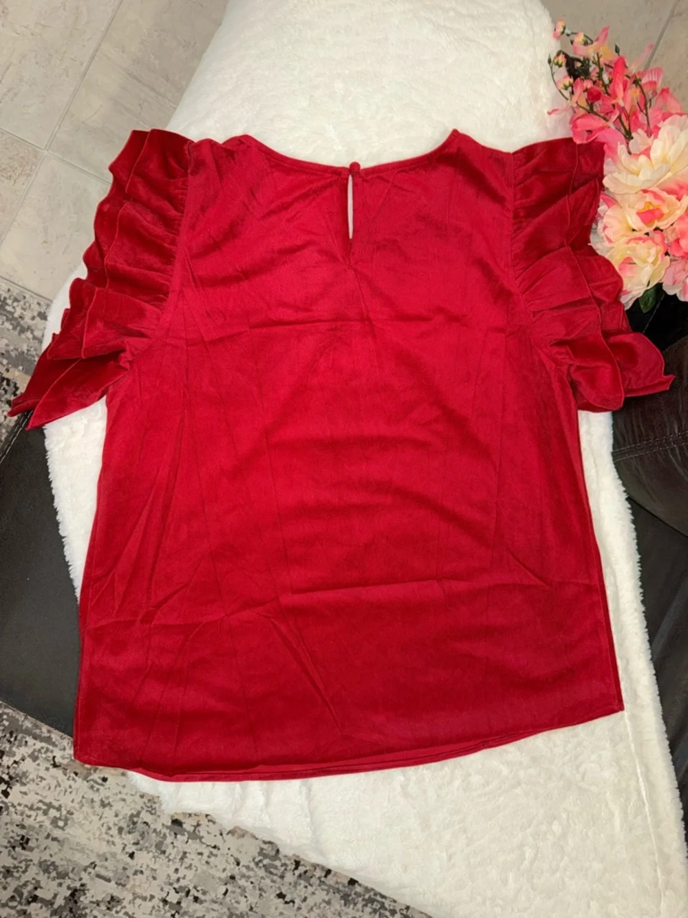 3 x 20$ NWOT Red Ruffle Sleeve Women’s Top Size L - Picture 6 of 6